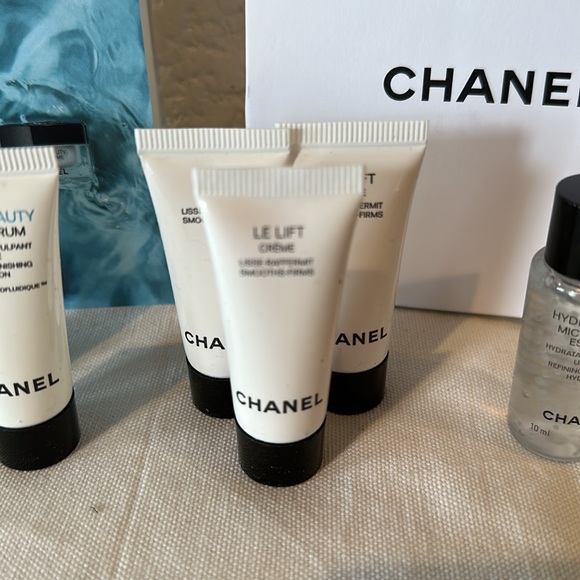 CHANEL Hydro Beauty 6-Piece Sample Set - Picture 4 of 9